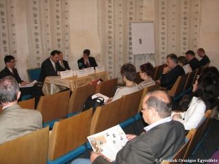 sajtótájékoztató